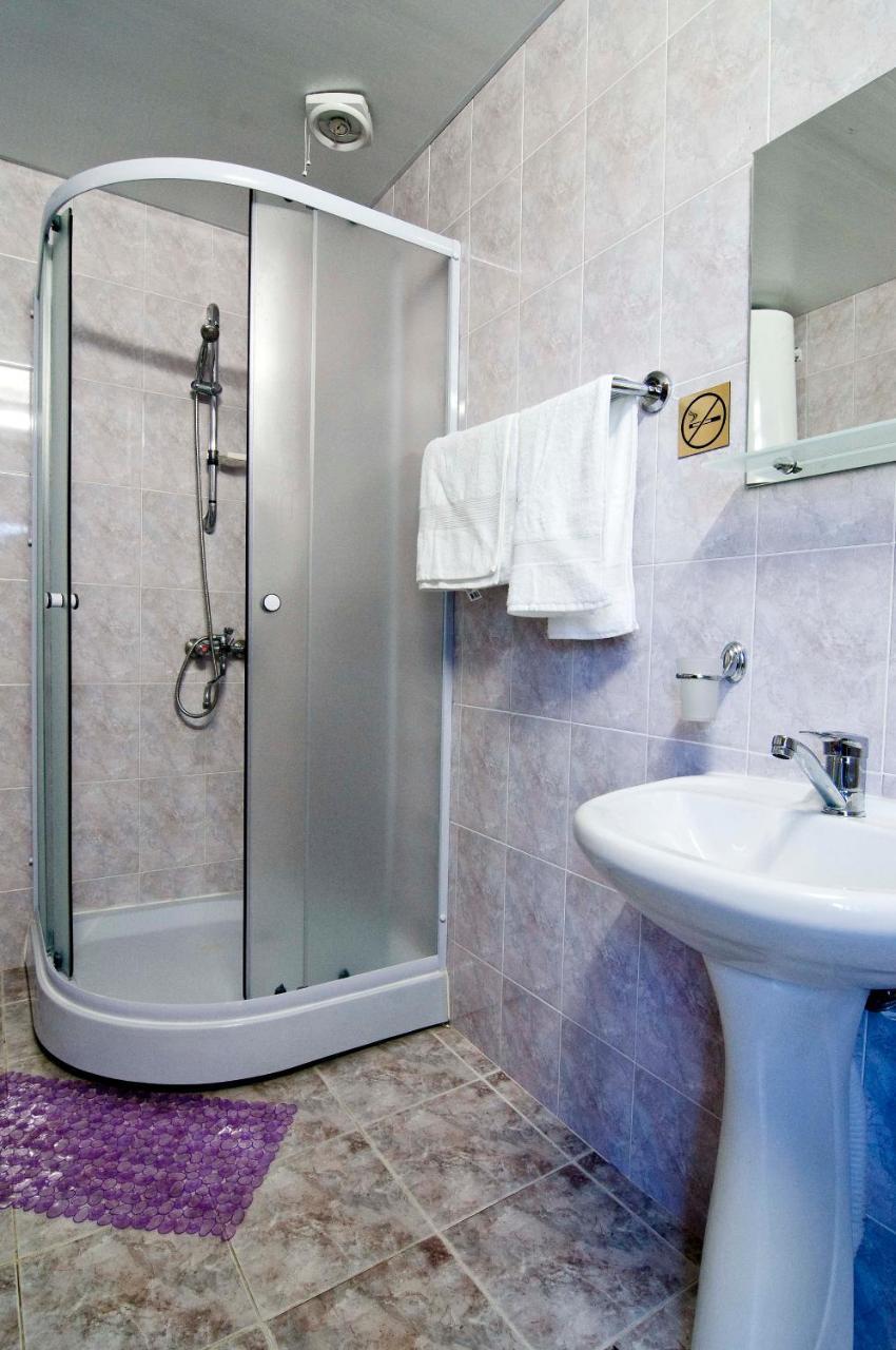 Guest House Zvanba Gagra Esterno foto