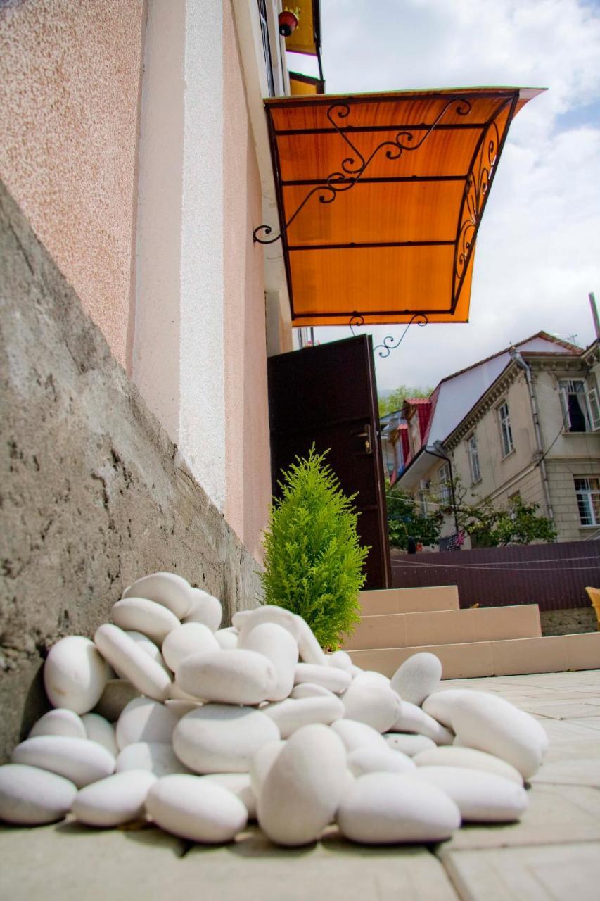 Guest House Zvanba Gagra Esterno foto