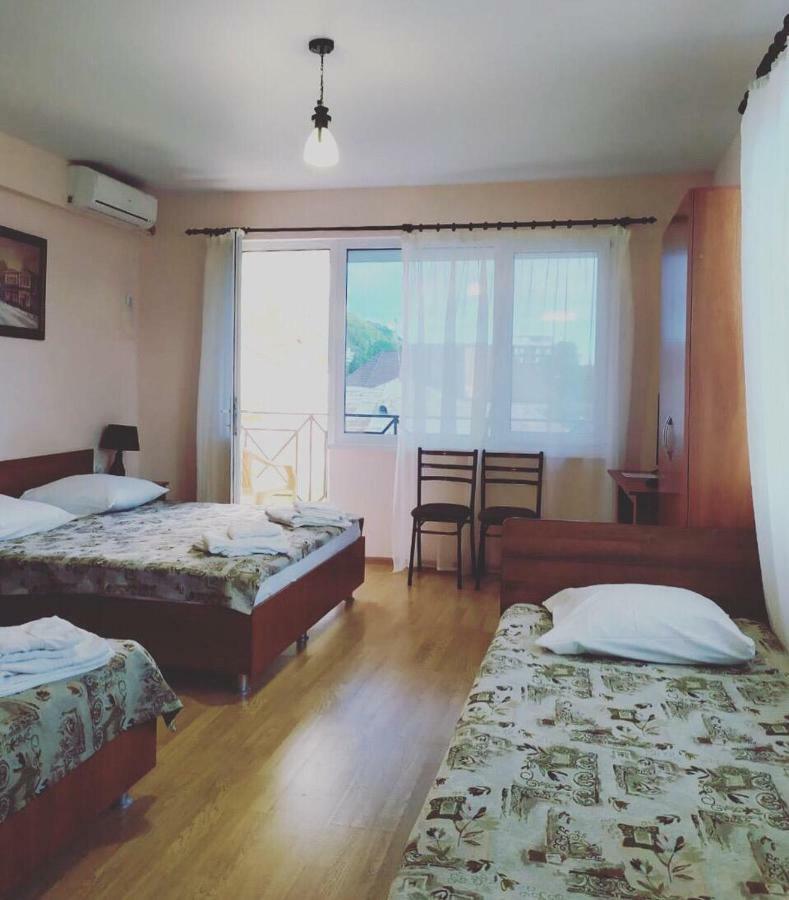 Guest House Zvanba Gagra Esterno foto